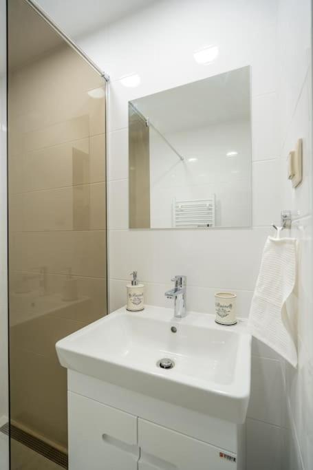Top Location Central New & Spacious 3 Bdr Apt Medical Academy Sofia Zewnętrze zdjęcie
